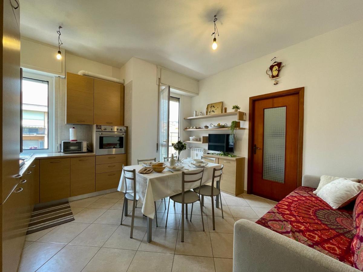 50 Metri Dal Mare Trilocale In Centro Con A/C Loano Exterior foto