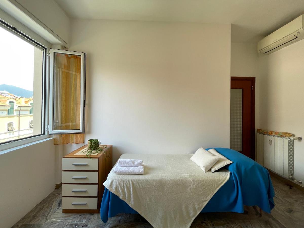 50 Metri Dal Mare Trilocale In Centro Con A/C Loano Exterior foto